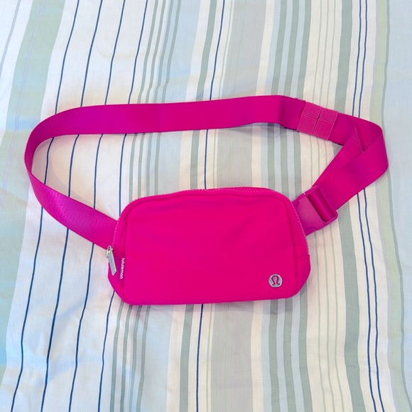 Everywhere Belt Bag 1L Lululemon Sonic Pink - Picture 6 of 7